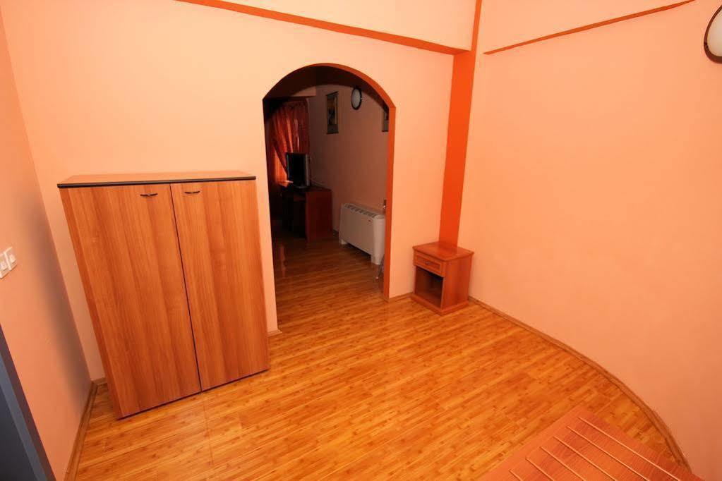 Hotel Kristal Palas Prilep Dış mekan fotoğraf